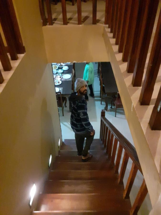 Vishmi'S Rest Hotel Nuwara Eliya Bagian luar foto