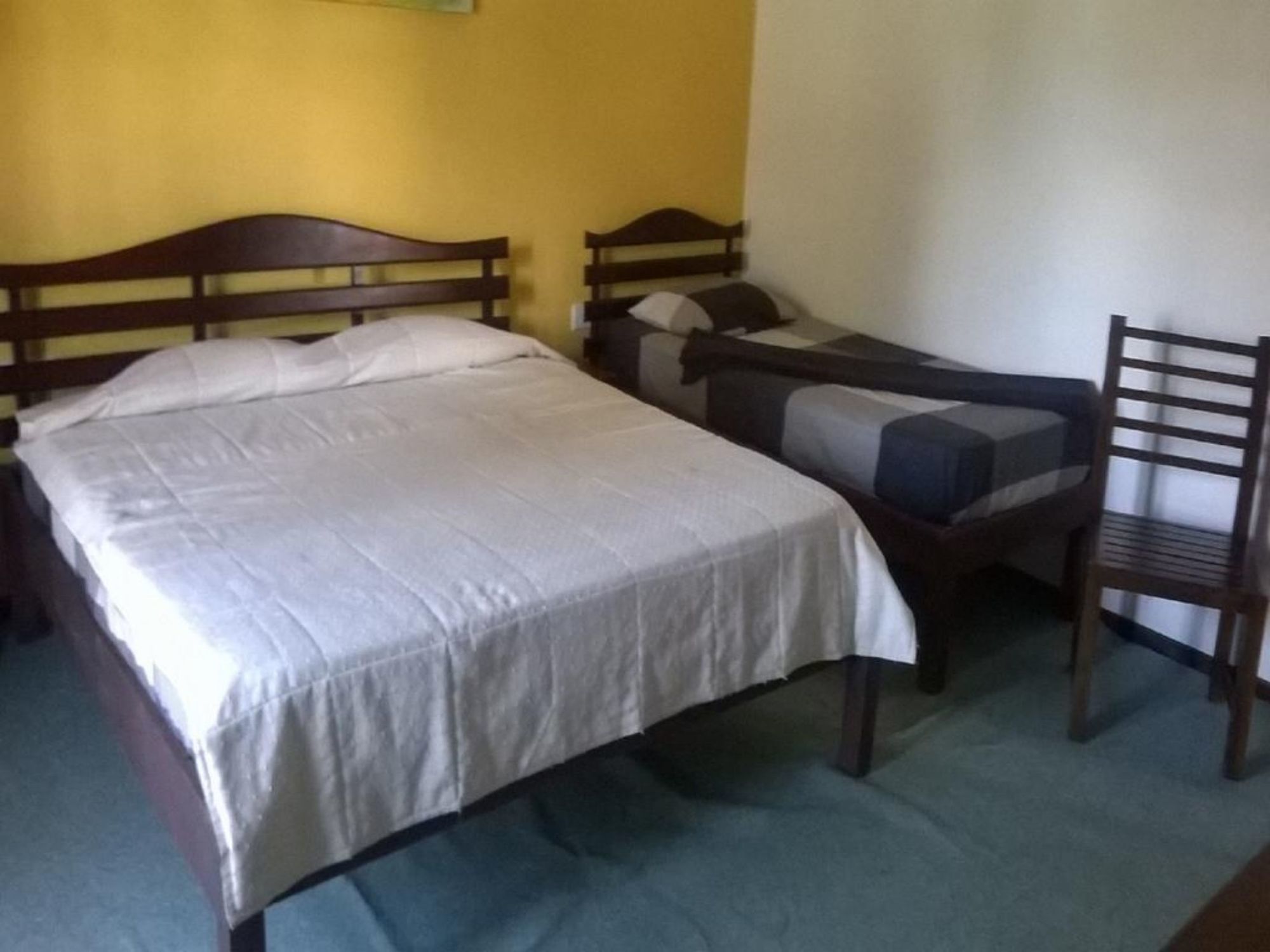 Vishmi'S Rest Hotel Nuwara Eliya Bagian luar foto